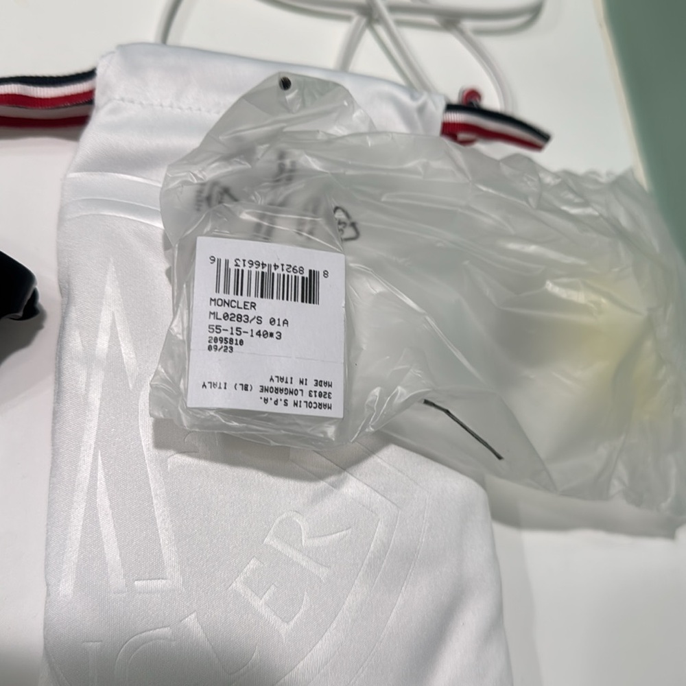 Moncler 55MM Cat Eye Sunglasses Black - Picture 7 of 12